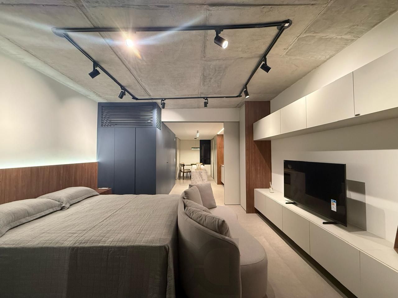 Apartamento Novo, studio grande com 45,97m² privativos, mobiliado, leste norte, vista, junto ao parcão e zafari cabral — foto 14