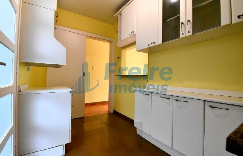 Apartamento 2 dormitórios com garagem - Menino Deus — foto 13
