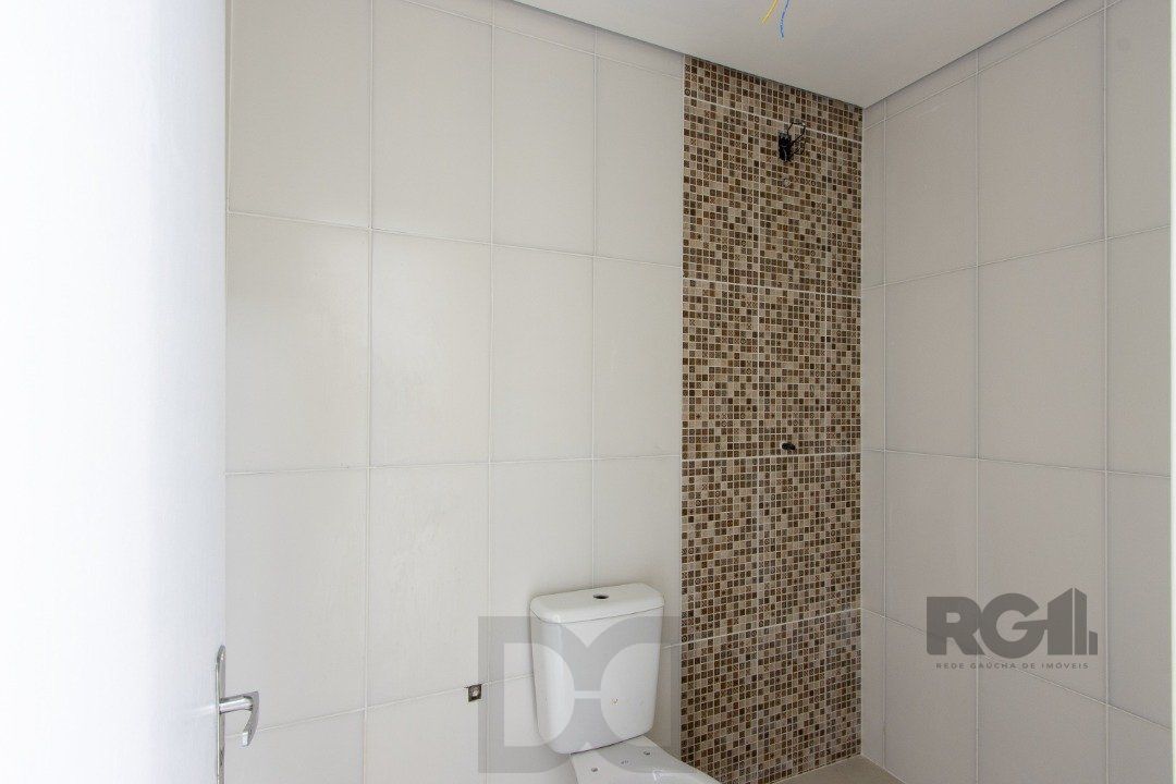 Casa no Bairro Hípica, 100% reformada, 2 dormitórios, 1 vaga de garagem. — foto 10