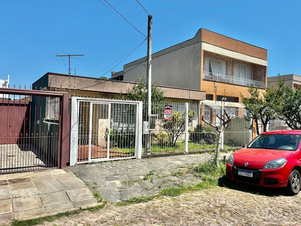Boa casa térrea, com 03 dormitórios (sendo 01 suíte), sala, 02 banheiros — foto 1