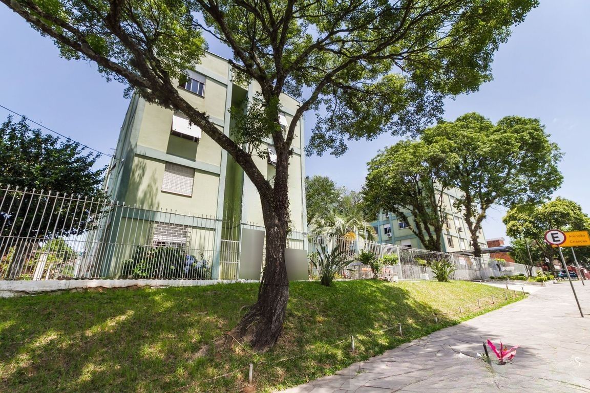 Apartamento de 2 dormitórios, semi mobiliado e 47m² no bairro Camaquã. — foto 33