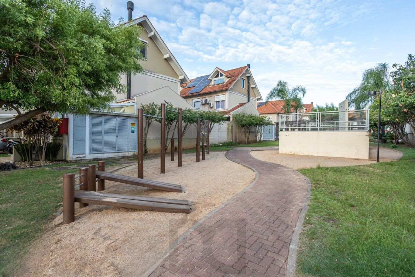 Casa com 4 quartos e 2 vagas em condomínio fechado no Bairro Ecoville. — foto 45
