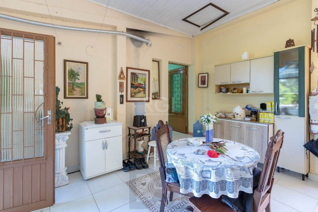 Casa para Venda - 370m², 4 dormitórios, sendo 1 suites, 6 vagas - Lomba do Pinheiro — foto 34