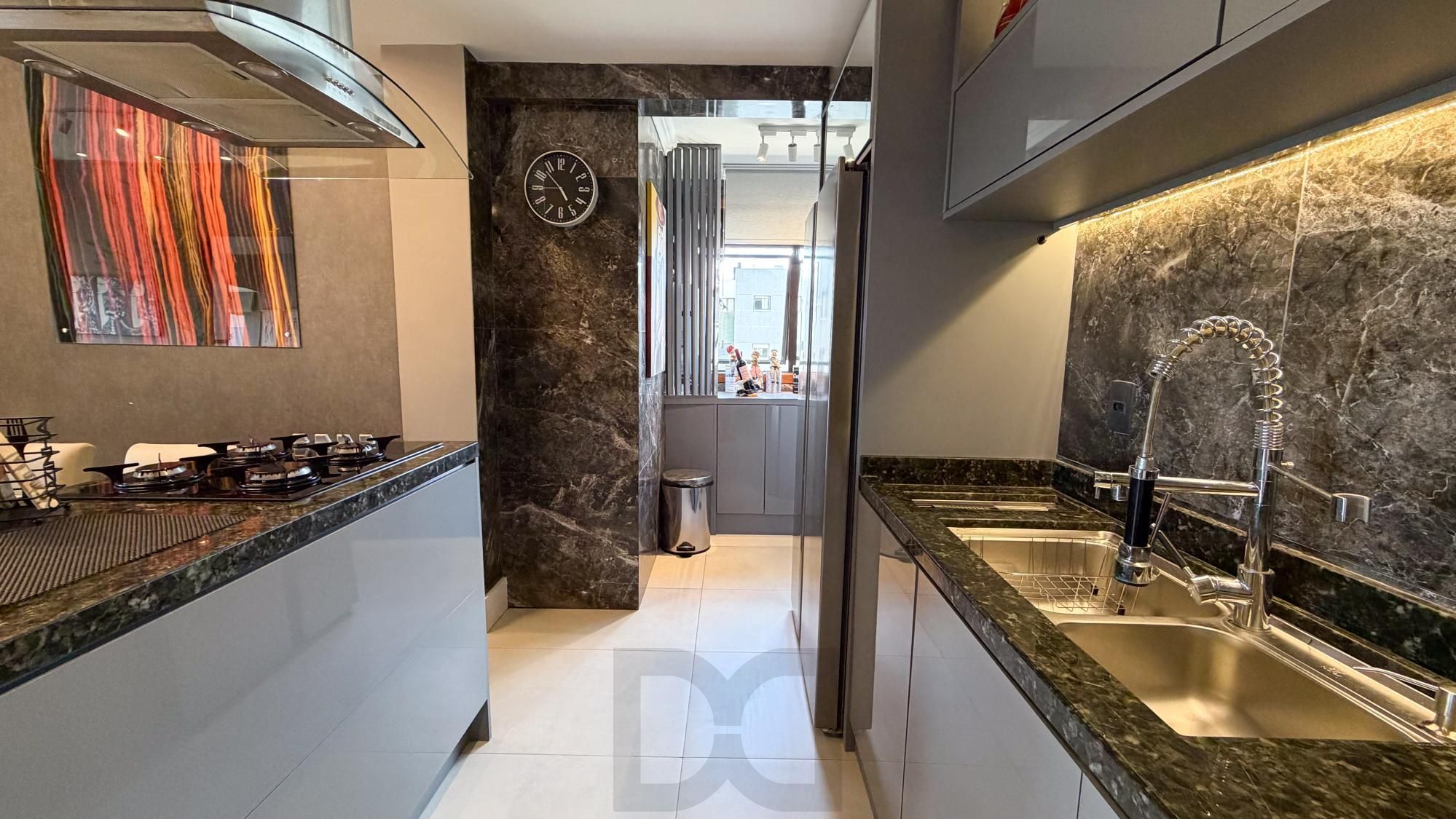 Vende-se linda cobertura com 3 quartos (1 suíte), 209m², 2 vagas e piscina – Três Figueiras — foto 45