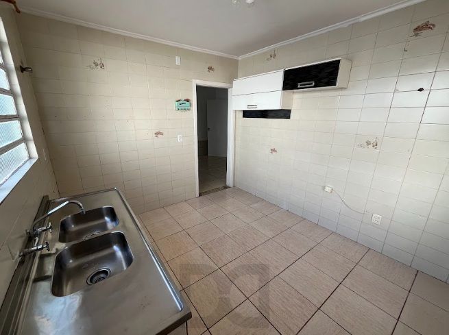 Casa Térrea com Piscina, 3 Dormitórios e Possibilidade para 4º Dormitório Venda — foto 6