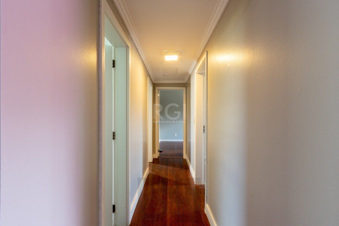 Casa para Venda - 202m², 3 dormitórios, sendo 1 suites, 2 vagas - Cristal — foto 17