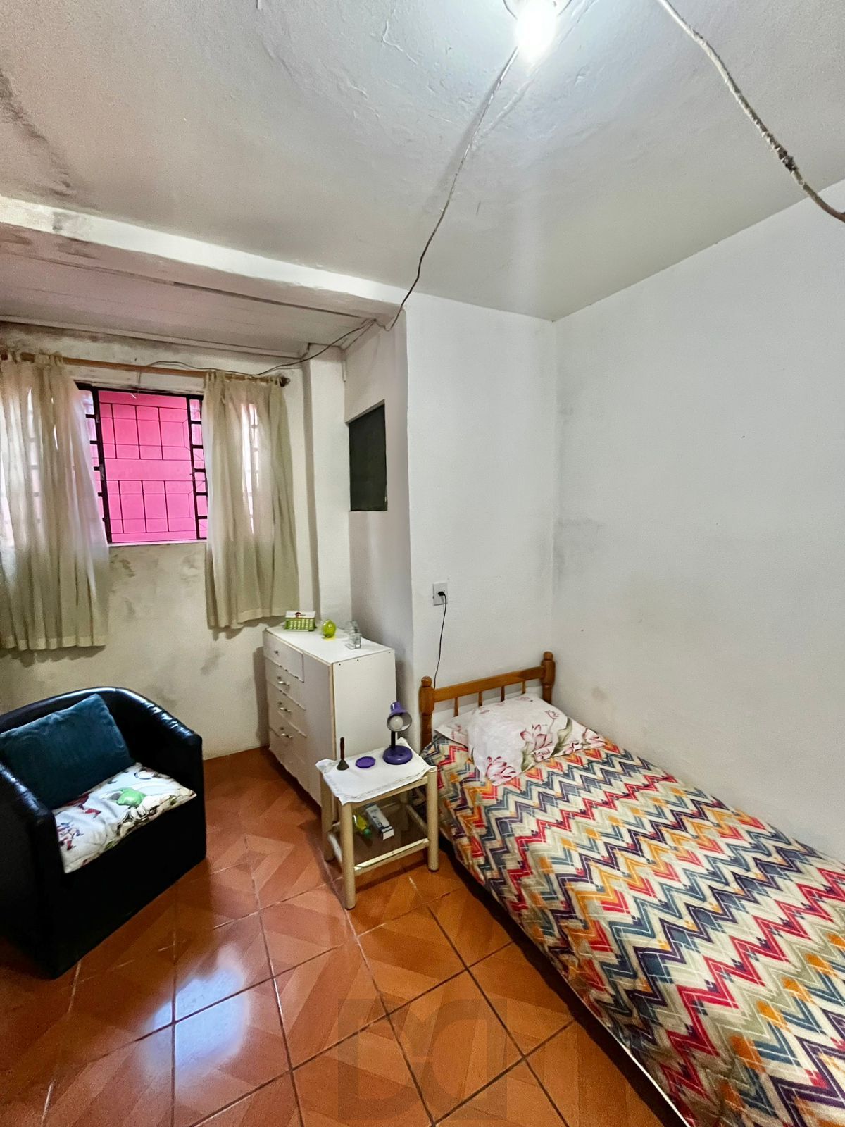 Casa na Rua Marista, Partenon, com 11,00 de frente por 23,00 de frente a fundos — foto 12