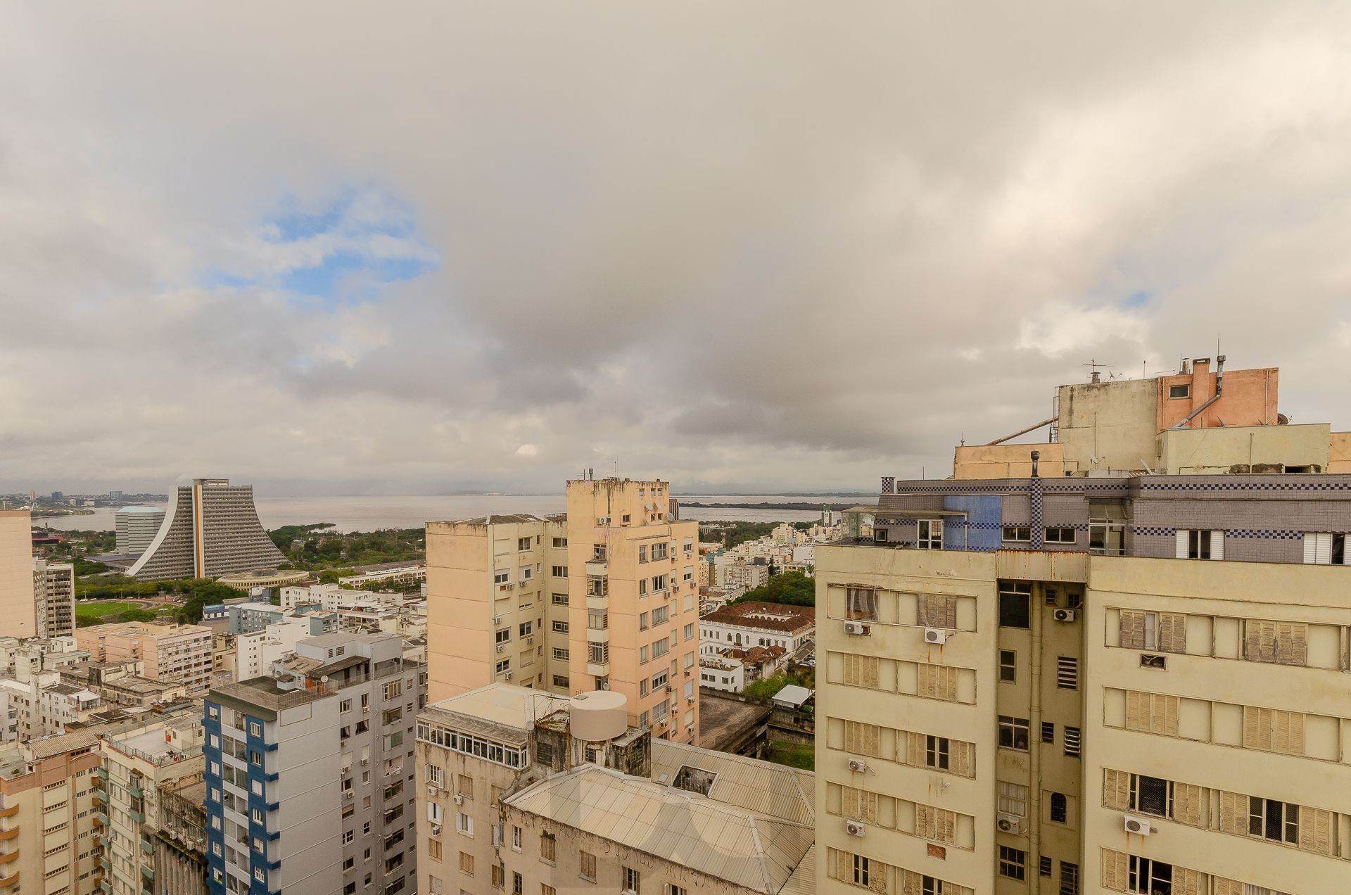 Edifício Everest - Apartamento a venda com 2 dormitórios no Centro Histórico. — foto 30