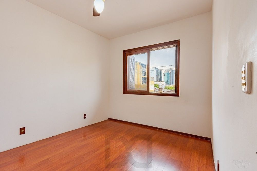 Apartamento com 1 Suite, sacada e 1 vaga de garagem no bairro Cidade Baixa — foto 12