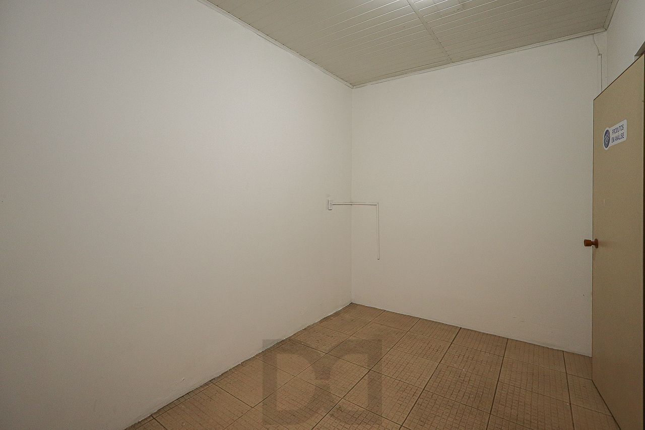 Prédio Comercial com entrada para caminhão — foto 17