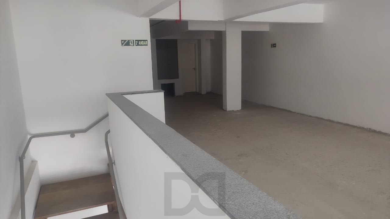 Vende loja ,com mezanino 180m², 2 banheiros — foto 33