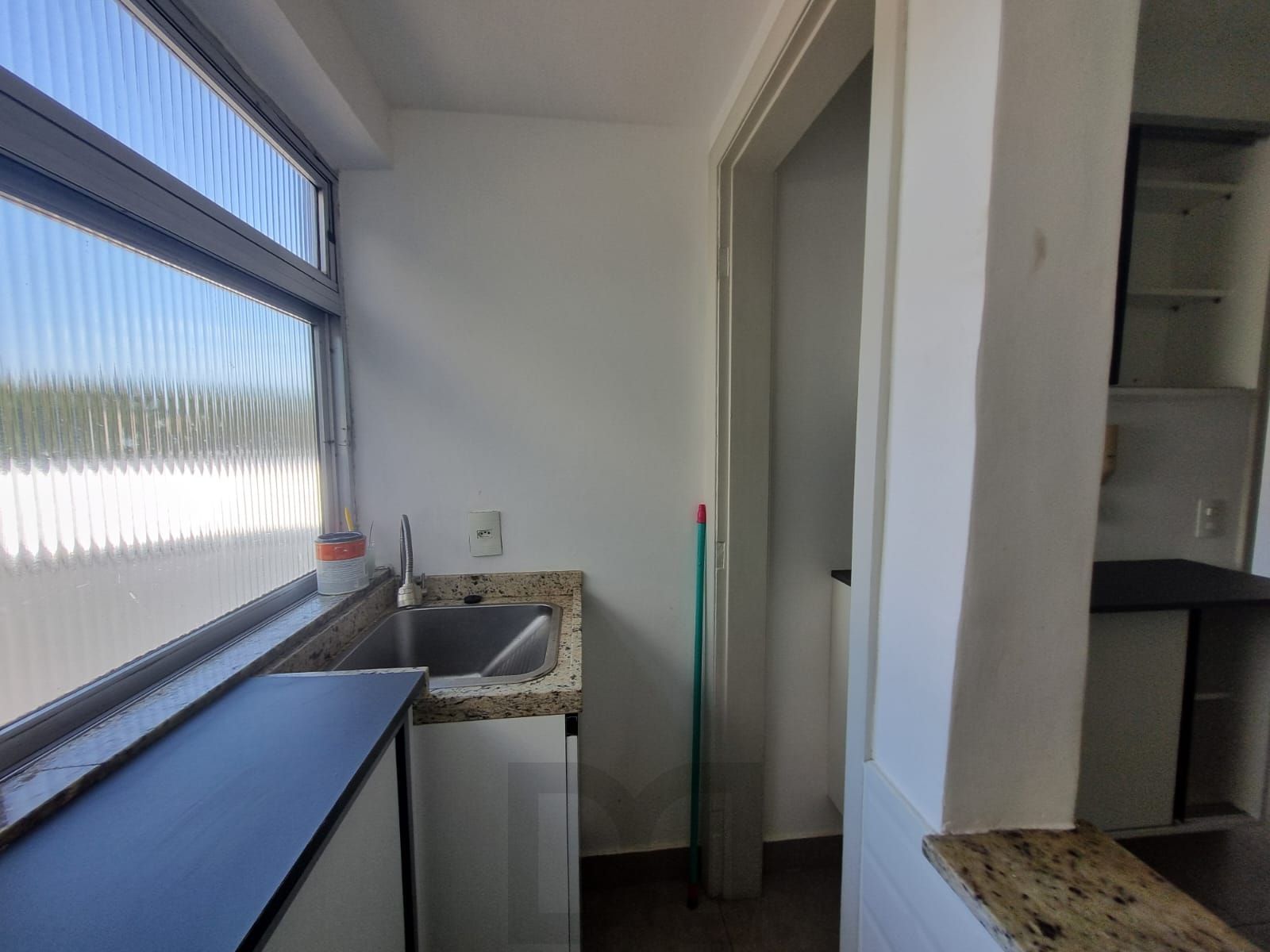 Apartamento de 2 dormitórios no bairro Partenon. — foto 9