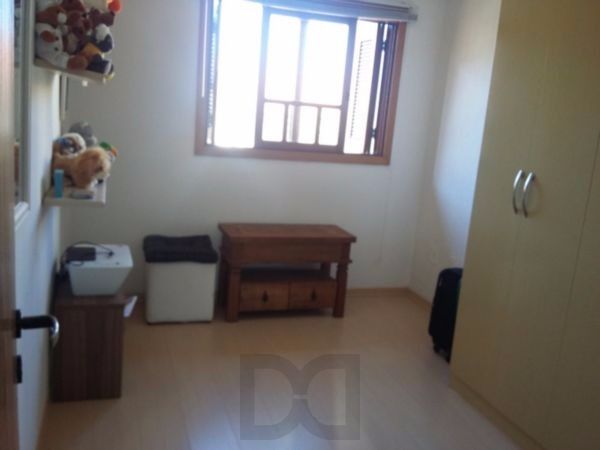 Sobrado em Ipanema, zona sul de Porto Alegre, com 175m² - 3 dormitorios, sotão, piscina. — foto 15