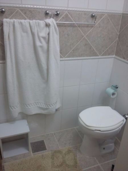 Sobrado em Ipanema, zona sul de Porto Alegre, com 175m² - 3 dormitorios, sotão, piscina. — foto 20