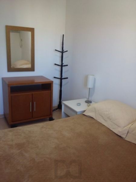 Sobrado em Ipanema, zona sul de Porto Alegre, com 175m² - 3 dormitorios, sotão, piscina. — foto 17