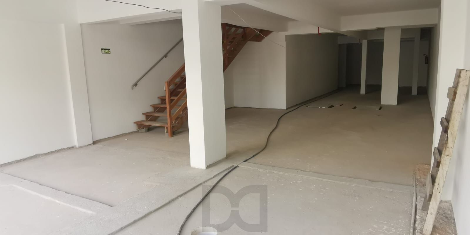 Vende loja ,com mezanino 180m², 2 banheiros — foto 23
