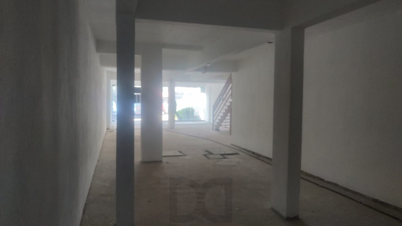 Vende loja ,com mezanino 180m², 2 banheiros — foto 25
