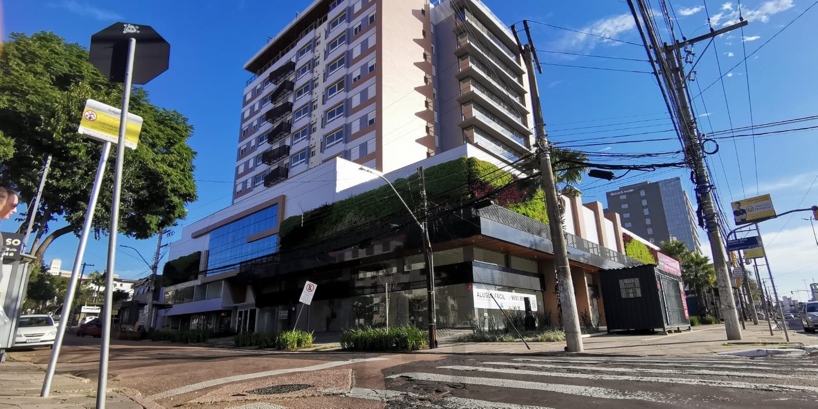 Vende loja ,com mezanino 180m², 2 banheiros — foto 1
