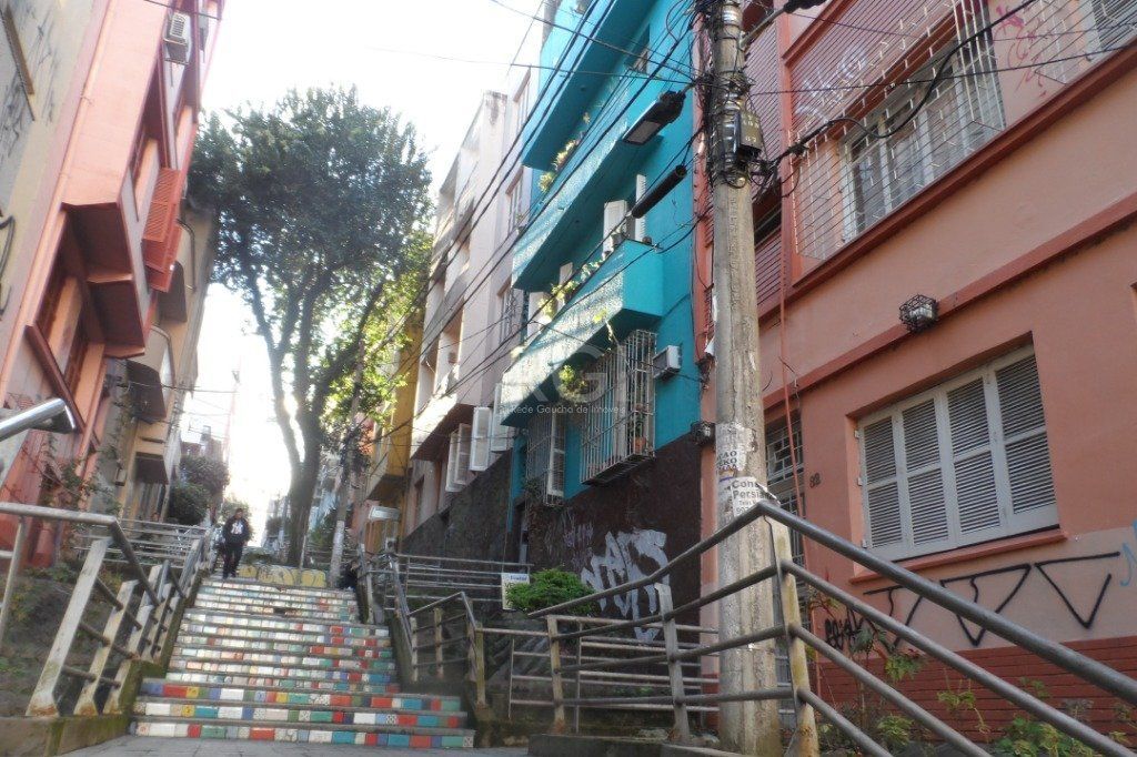 Apartamento de 1 dormitório TÉRREO no Centro DESOCUPADO — foto 1