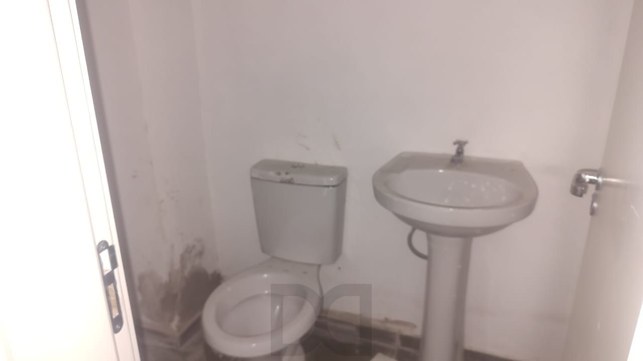 Vende loja ,com mezanino 180m², 2 banheiros — foto 35