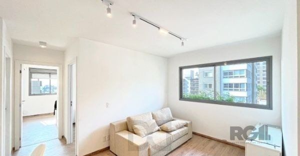 Apartamento no bairro Auxiliadora de 2 dormitórios vaga e infra DESOCUPADO — foto 11