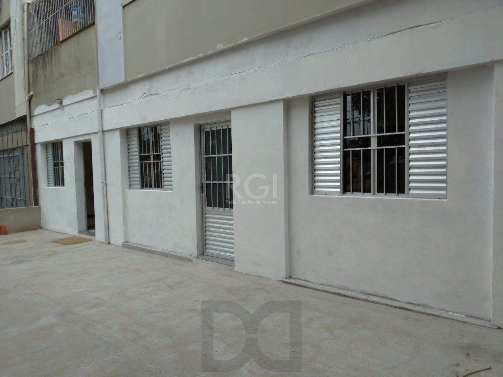 Apartamento de 4 dormitórios, sendo 2 suites, no bairro Petrópolis DESOCUPADO — foto 1
