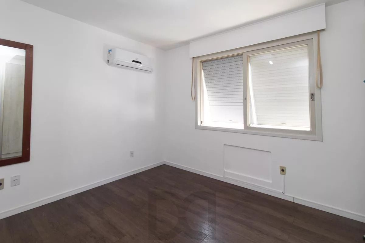 Excelente apto. no Bairro Partenon, com 52m2 de área útil, semi mobiliado, de 01 dormitório c/ uma vaga de garagem escriturada e coberta — foto 9