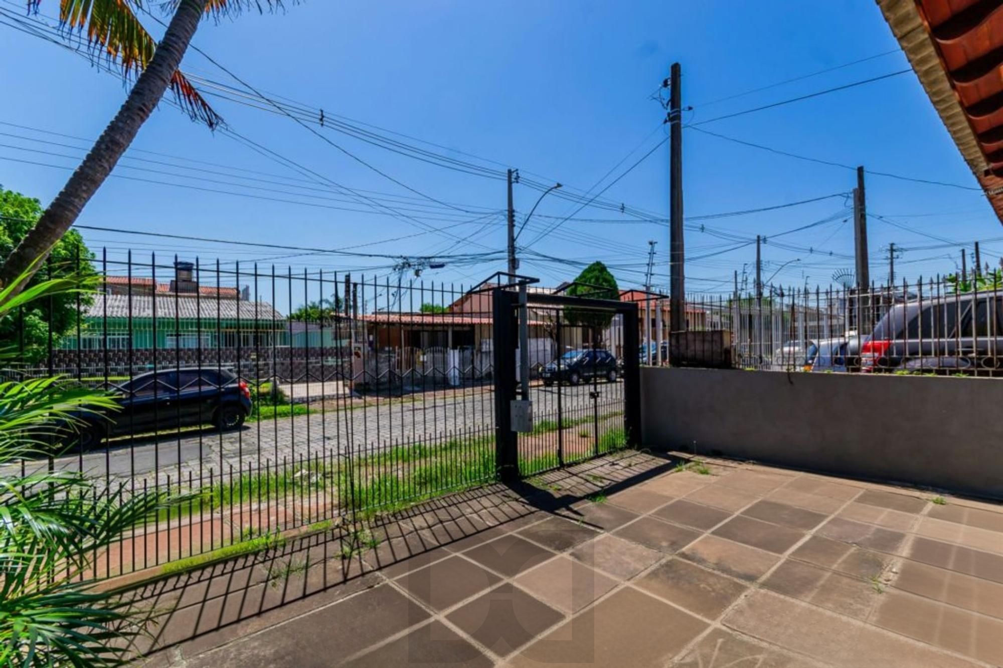 Casa com 3 quartos, 4 vagas e amplo pátio no Bairro Sarandí — foto 19