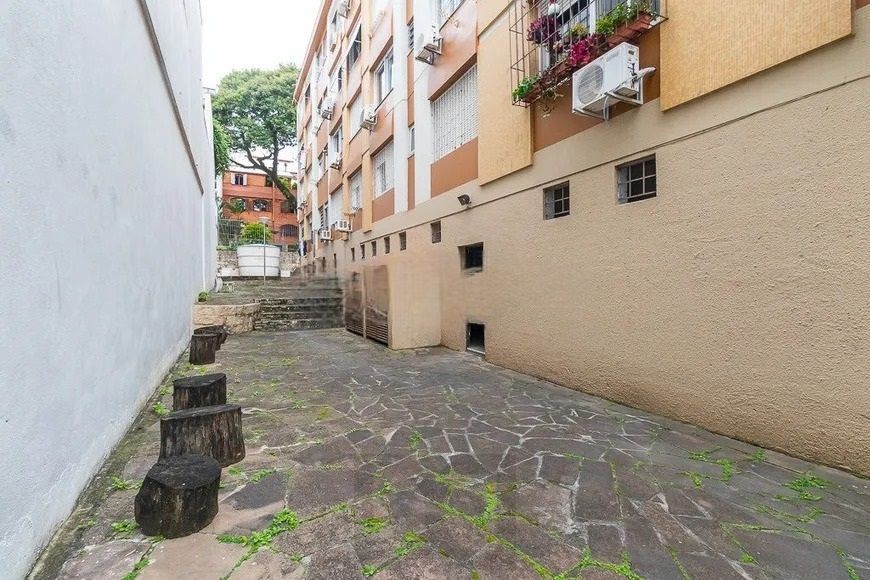 Apartamento reformado de 3 dormitórios com churrasqueira e vaga no Petrópolis — foto 37