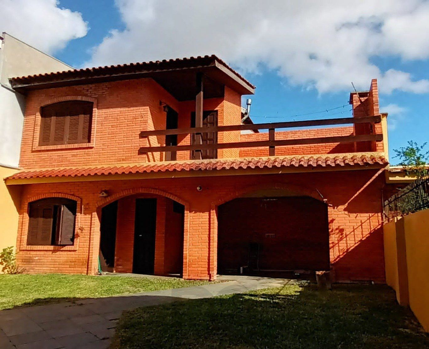 Casa com 3 quartos, 3 banheiros, churrasqueira no bairro Jardim São Pedro. — foto 1