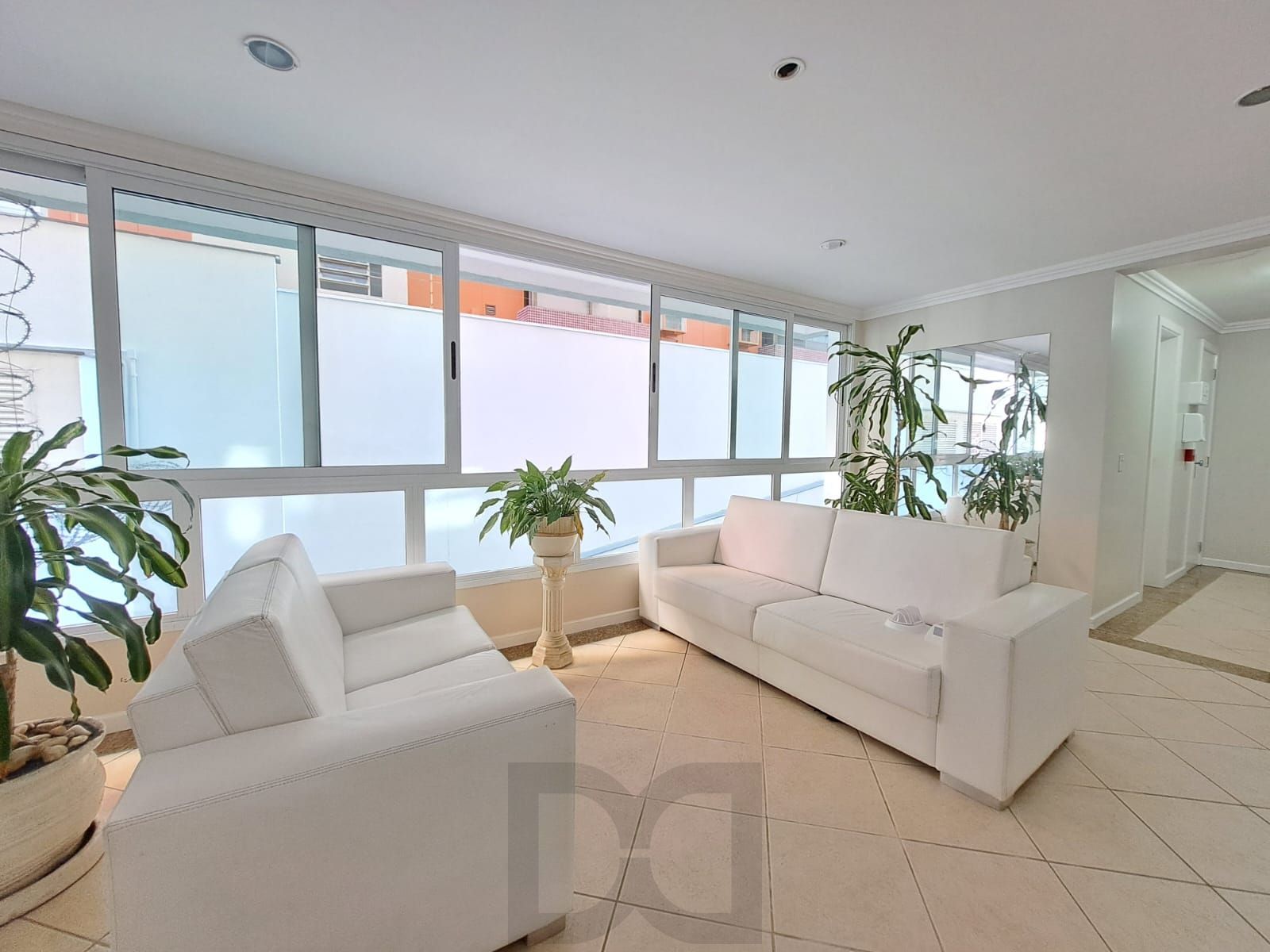 Apartamento 2 dormitórios com vaga coberta — foto 4