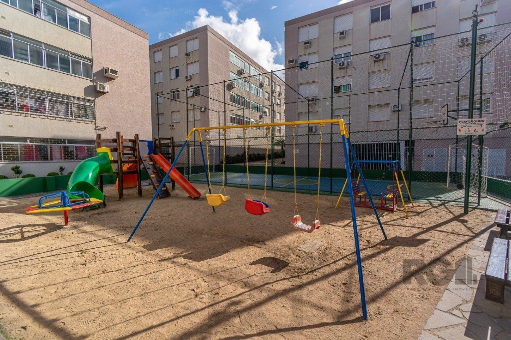 Apartamento no bairro Vila Ipiranga de 2 dormitórios e vaga DESOCUPADO — foto 25