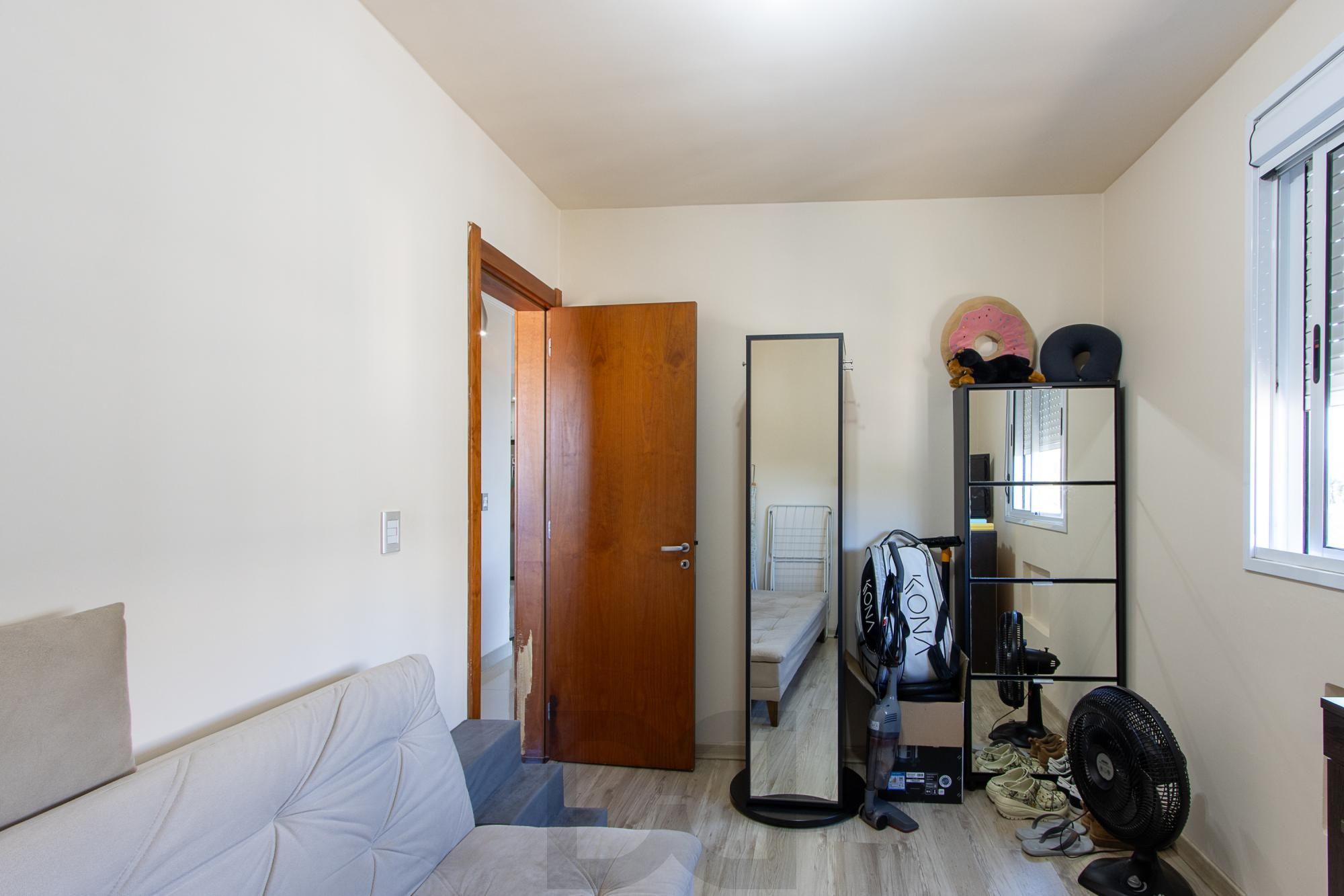 Apartamento, 2 dormitórios e 1 vaga, bairro Jardim Carvalho. — foto 15