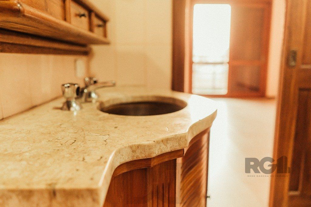 Vende-se cobertura 3 quartos com suíte e 2 vagas - 333m² - Mont Serrat — foto 29
