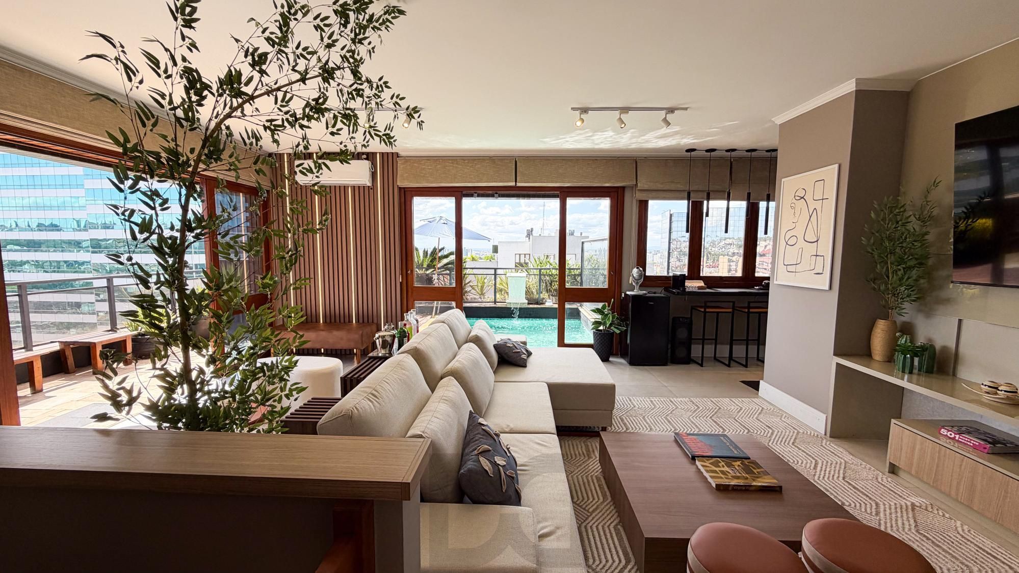 Vende-se linda cobertura com 3 quartos (1 suíte), 209m², 2 vagas e piscina – Três Figueiras — foto 2