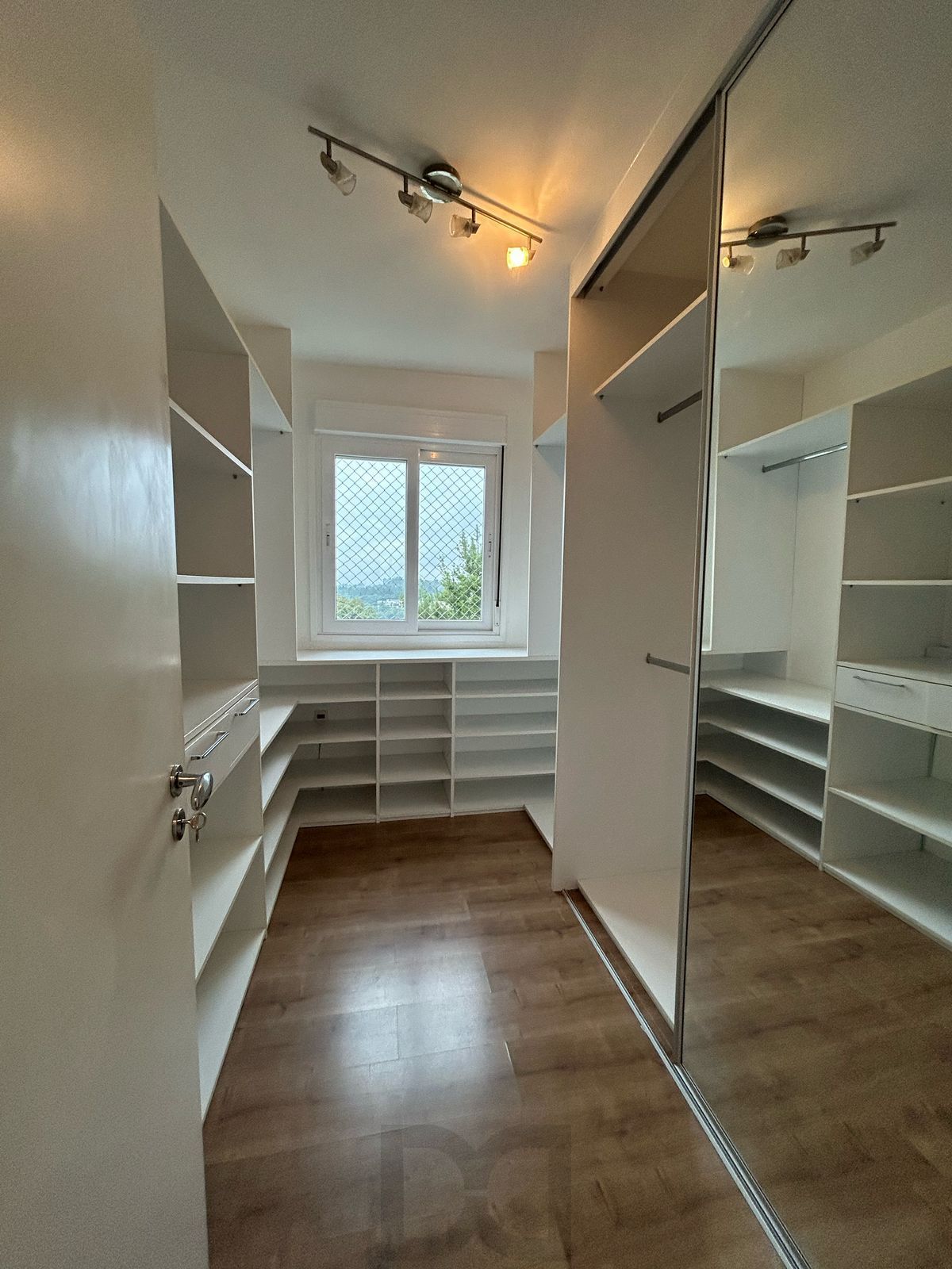 Lindo apartamento semi mobiliado, infra completa e a apenas 4 min do Iguatemi — foto 14