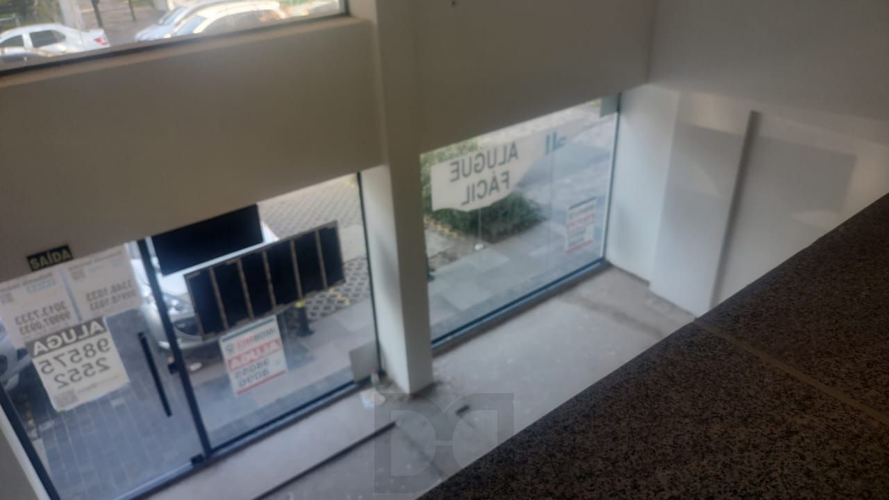 Vende loja ,com mezanino 180m², 2 banheiros — foto 8