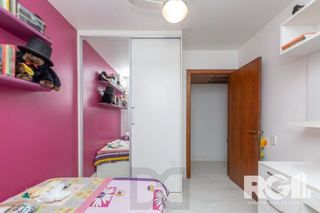 Apartamento Reformado! Com 3 dorm, sendo 1 suíte, 2 vagas na Rua Corte Real. — foto 23