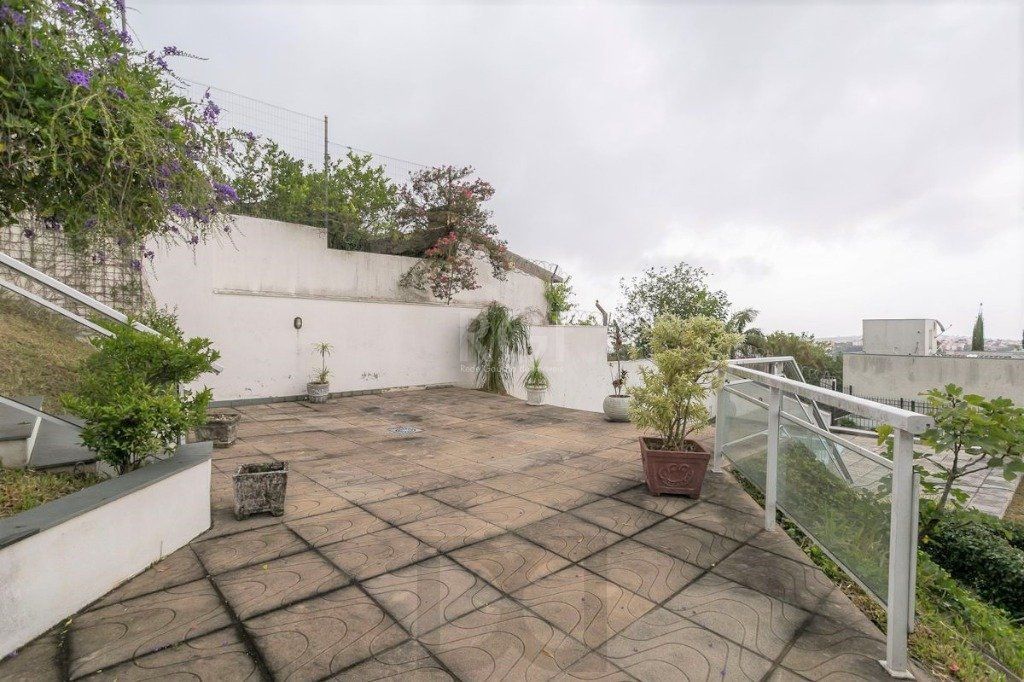 Casa para Venda - 279m², 3 dormitórios, sendo 1 suites, 4 vagas - Teresópolis — foto 36