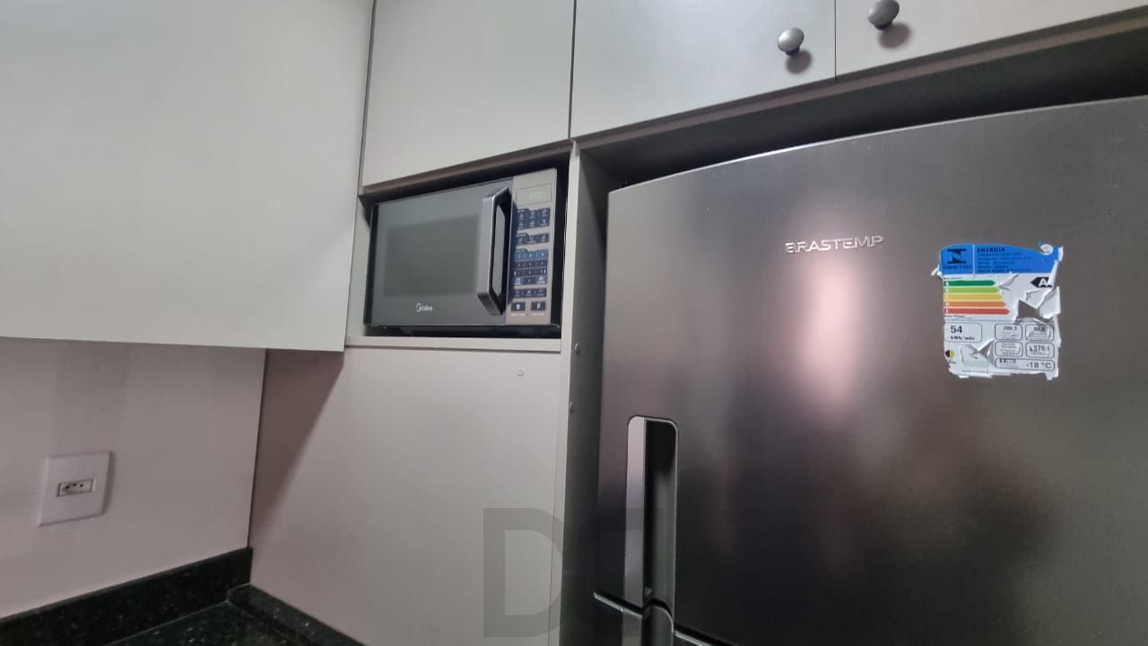 Micro ondas e geladeira
