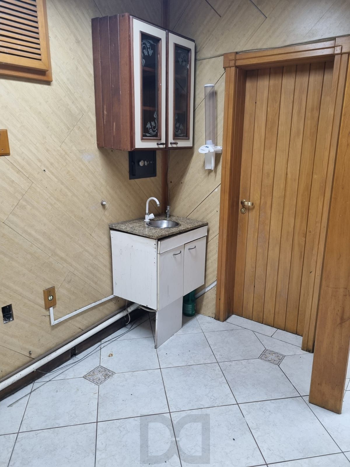 Loja Térrea de Frente à Venda no Centro Histórico de Porto Alegre — foto 8