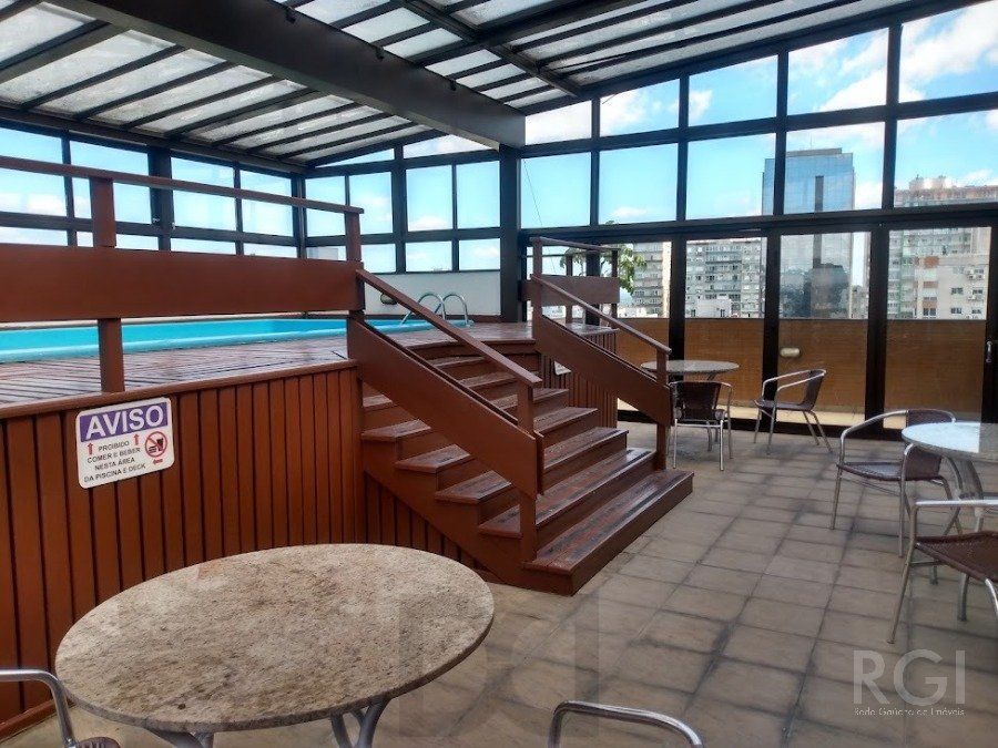 VENDO APARTAMENTO UM DORMITORIO BOM FIM ELEVADOR 1 VAGA — foto 24