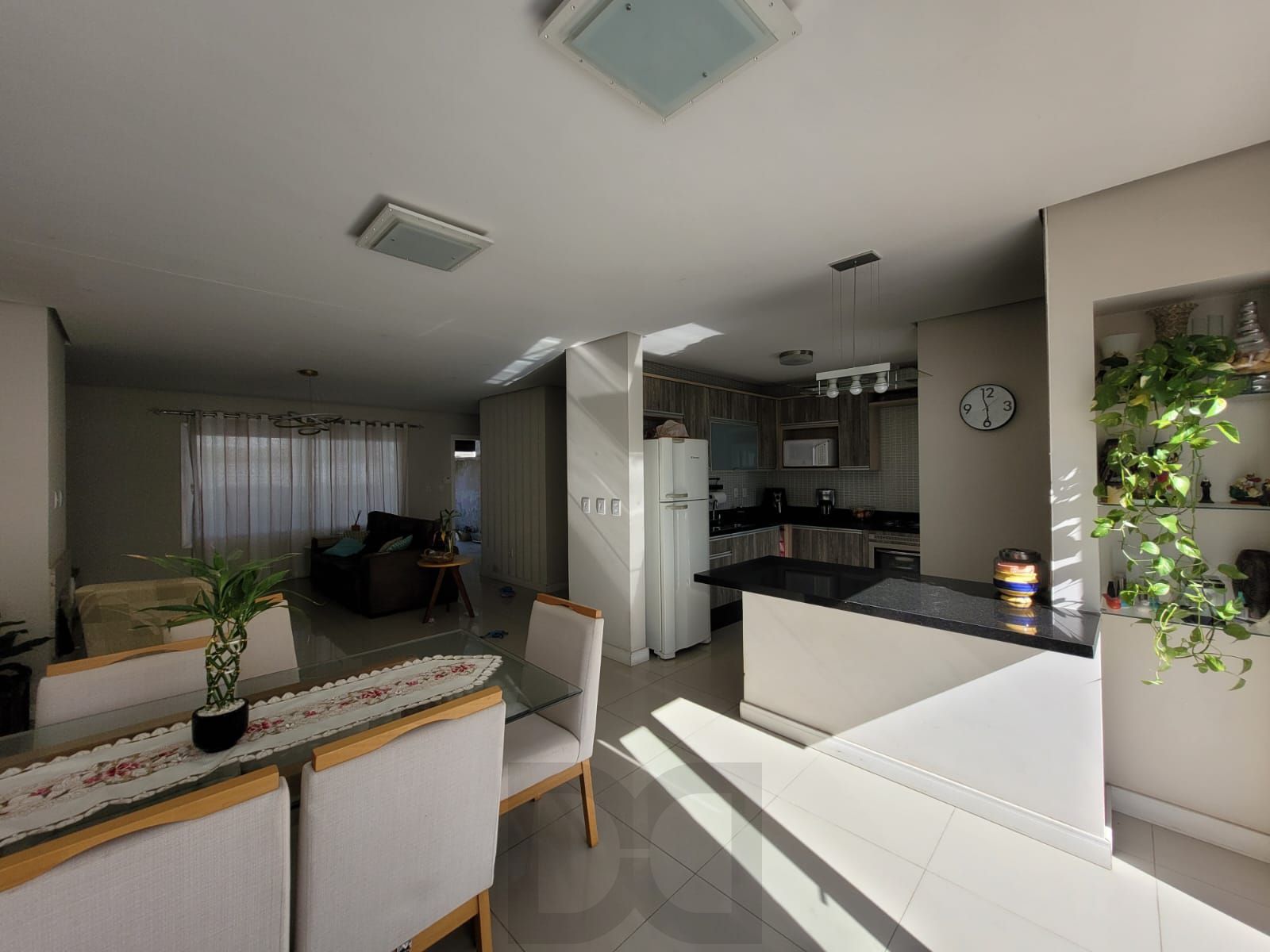 Casa com 3 Dormitórios e Piscina no Lagos de Ipanema — foto 8