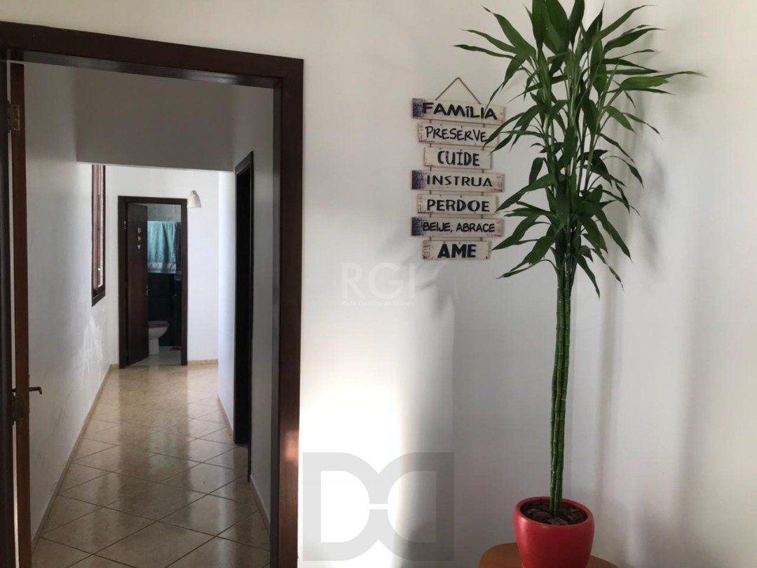 Casa residencial/comercial, com 350m² privativos, 4 quartos, 5 vagas de garagem - Bairro Tristeza — foto 2