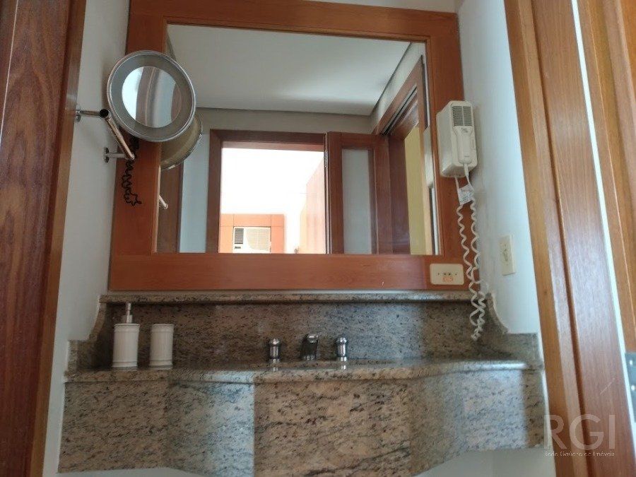 VENDO APARTAMENTO UM DORMITORIO BOM FIM ELEVADOR 1 VAGA — foto 19