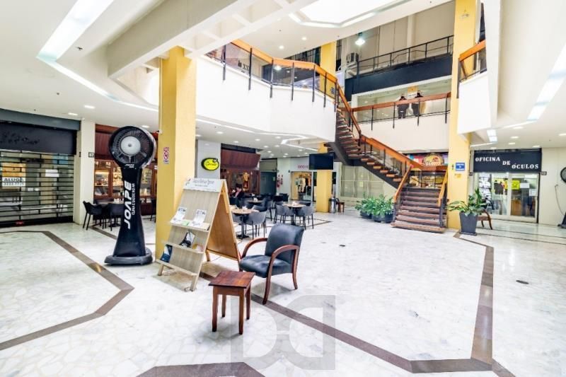 Loja térrea na Galeria Dr. Florêncio Ygartua - Bairro Moinhos de Vento — foto 2