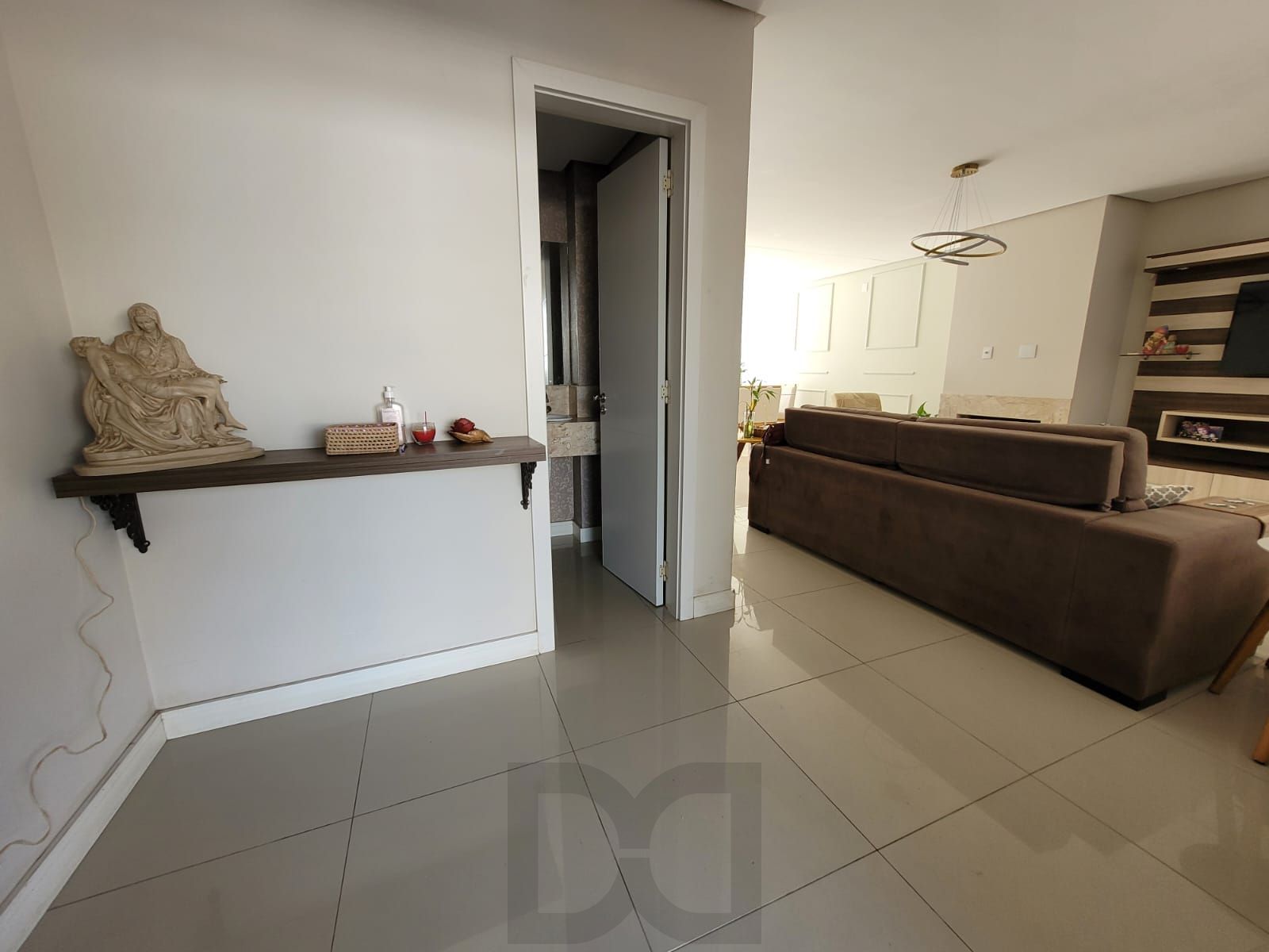 Casa com 3 Dormitórios e Piscina no Lagos de Ipanema — foto 2
