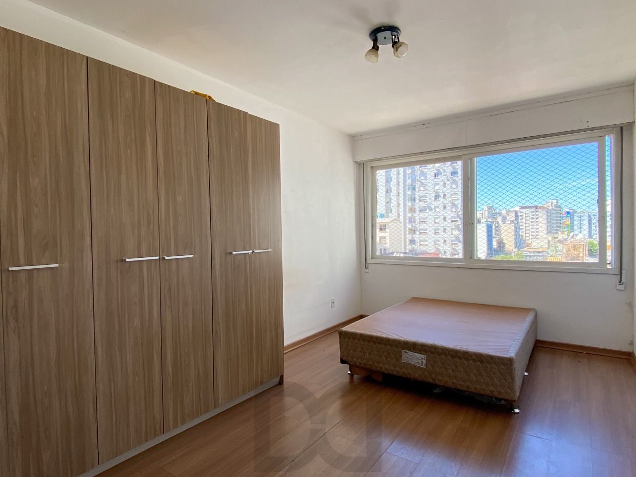 Apartamento semimobiliado com vista, no Centro Histórico — foto 1