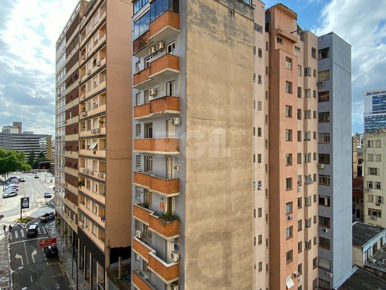 Apartamento 3 dormitórios, sendo 1 suíte, com 2 salas de estar, junto à Praça da Matriz — foto 37