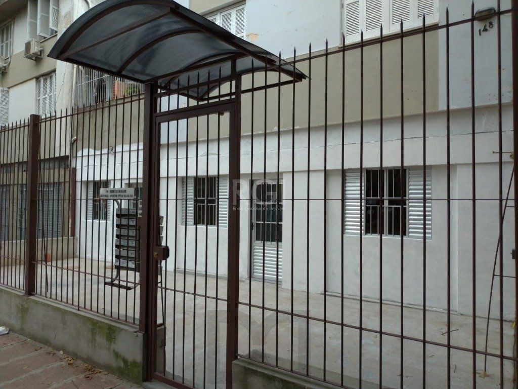 Apartamento de 4 dormitórios, sendo 2 suites, no bairro Petrópolis DESOCUPADO — foto 18
